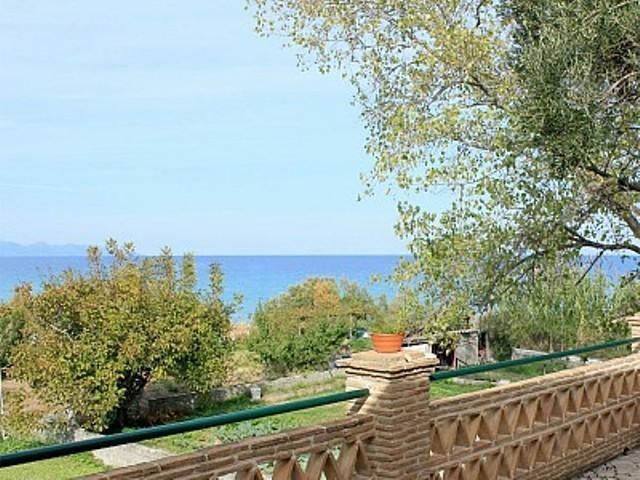 Tonias - Thea House And Vrachos Attic Αλυκανάς